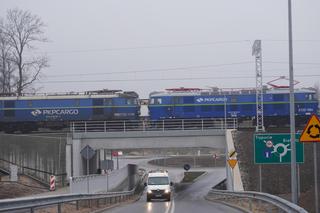 Wielkie otwarcie tunelu pod torami w Niewodnicy Kościelnej. Tak przebiegają prace w ramach Rail Baltica [ZDJĘCIA]