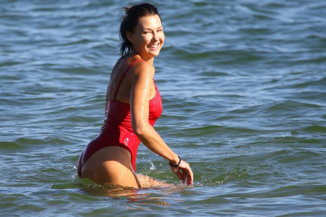 Anna Popek pracuje w zimnym morzu