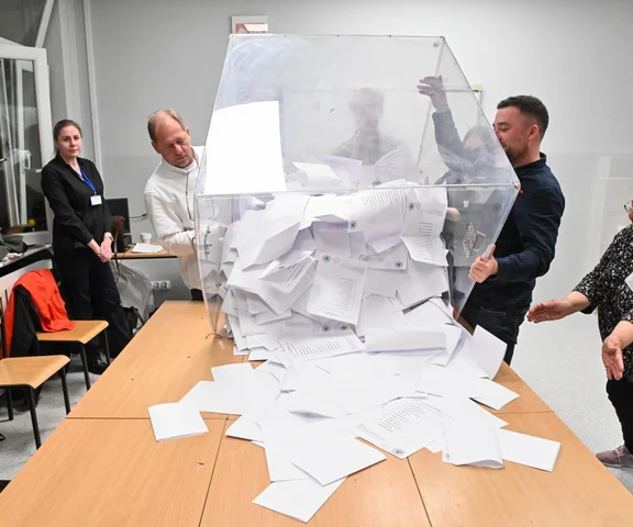 Wyniki wyborów prezydenckich 2025 z 99,74 proc. komisji