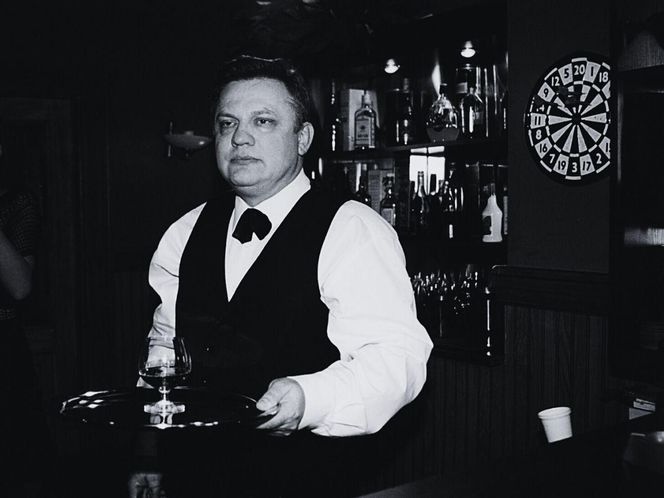 Nie żyje Grzegorz Okrasa. Słynny barman ze "Złotopolskich" miał 74 lata