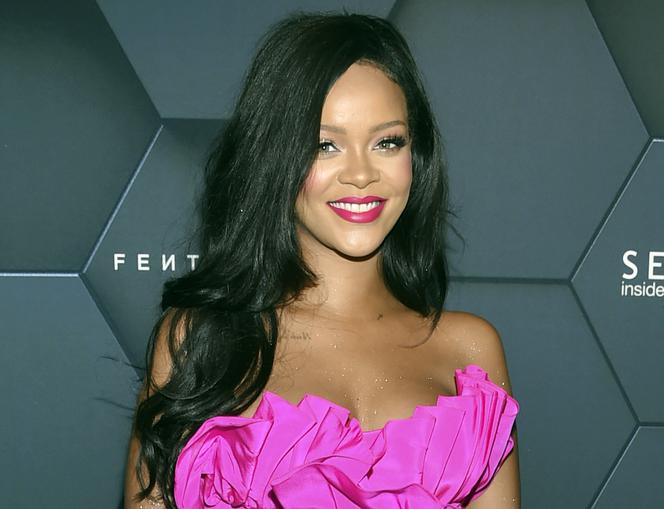 Teraz Rihanna zarabia na majtkach