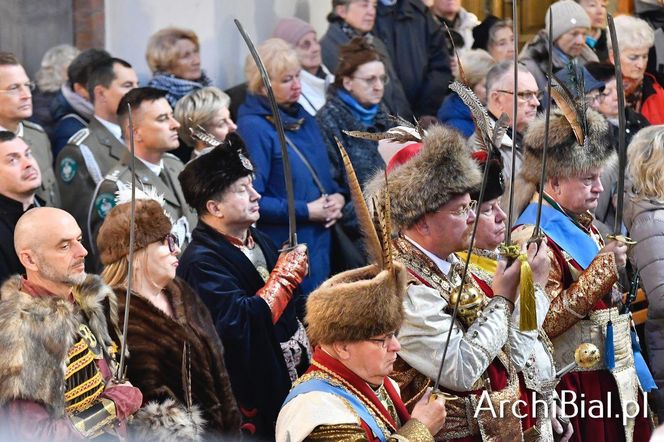 Wierni Archidiecezji Białostockiej pożegnali abp. Edwarda Ozorowskiego [ZDJĘCIA]