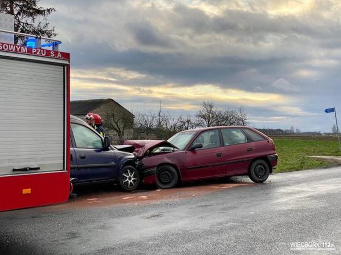 Wypadek na trasie trasie Sikorz - Trzciany! Jedna osoba w szpitalu! [ZDJĘCIA] 