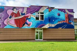 Ostatni z pięciu murali z Mikołajem Kopernikiem gotowy. Powstał w Pieniężnie