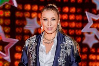 Nie zgadniecie gdzie pracuje Kasia Cerekwicka. Autorka hitu Na kolana ma swój gabinet