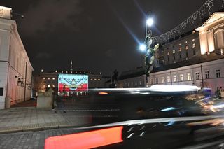 Oprawa niewpuszczona na mecz z Holandią. Wyświetlono ją na Pałacu Prezydenckim