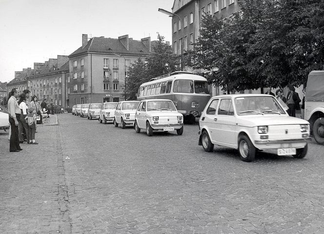 Archiwalne zdjęcia fabryki Fiata w Tychach i produkcji kultowego Fiata 126p