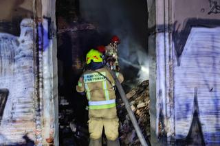 Pożar pałacu Stolbergów. Strażacy przez całą noc walczyli z ogniem 