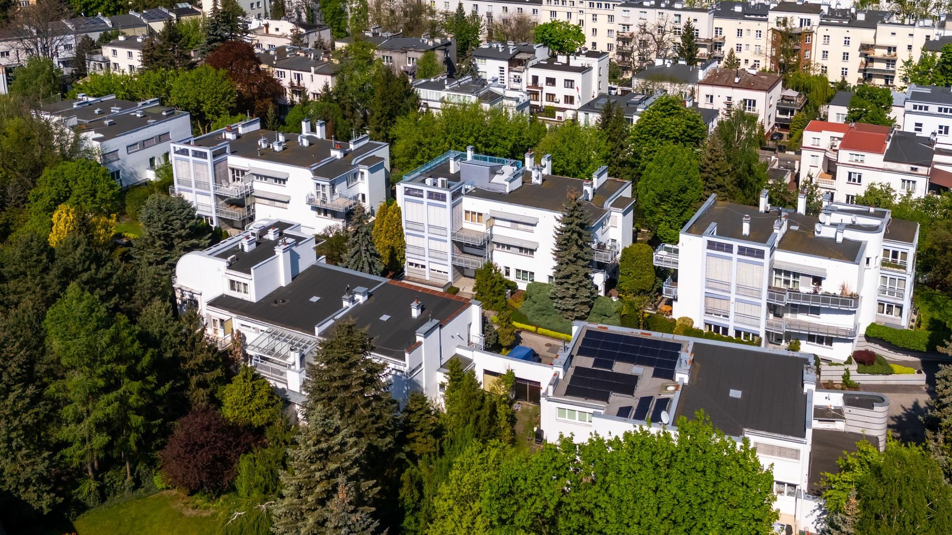 Osiedle przy Hozjusza w Warszawie z lat 90. Projekt: JEMS