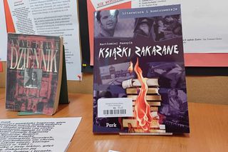 Uwaga CENZURA! Tych książek w bibliotece nie wypożyczycie [ZDJĘCIA]