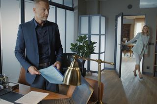 M jak miłość, odcinek 1842: Julia Malicka (Marta Chodorowska), Andrzej Budzyński (Krystian Wieczorek)