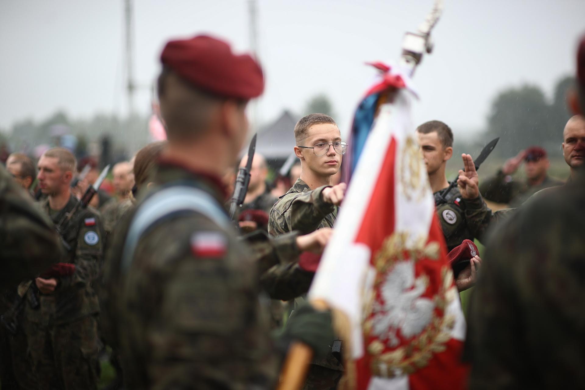 Świętowali żołnierze 6. Brygady Powietrznodesantowej. I inni spadochroniarze również