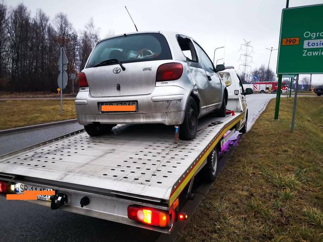 Dąbrowa Górnicza: Kolizja kolumny wojskowej. Jedna osoba trafiła do szpitala