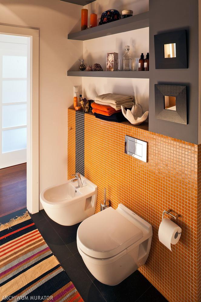 Pomarańczowa łazienka w całosci
