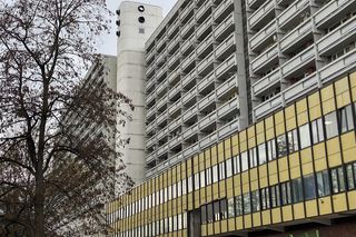 Titanic w centrum Wrocławia. Szesnastopiętrowy galeriowiec przy Powstańców Śląskich to jeden z największych molochów we Wrocławiu