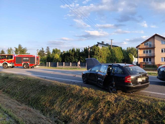 Niestety, na krajowej dwójce często dochodzi do wypadków. Kierowcy, bądźcie ostrożni!