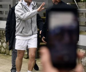 Prawda o Macronie ujawniona! Nie zgadniesz, co kupuje hurtowo perfumy i zlewa się nimi w hurtowych ilościach
