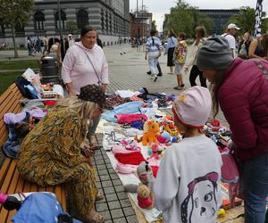 Garażówka w Katowicach jakiej nie było. Cudowne przedmioty wystawione za bezcen