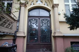 W tej kamienicy kręcono Świat Według Kiepskich