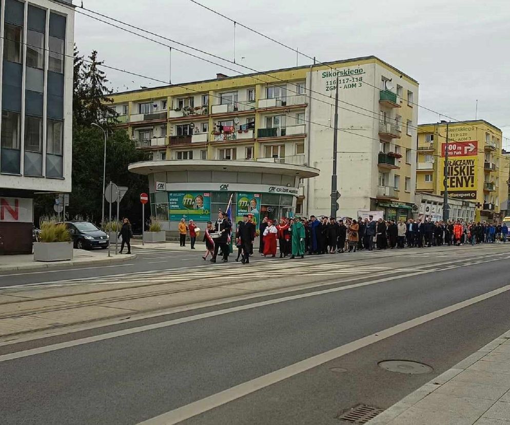 Gaudeamus ponownie rozbrzmiał w murach AJP