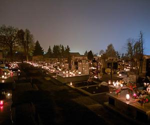 Udany pierwszy dzień łomżyńskiej kwesty! Sprawdź, ile udało się zebrać na odnowę zabytków cmentarnych