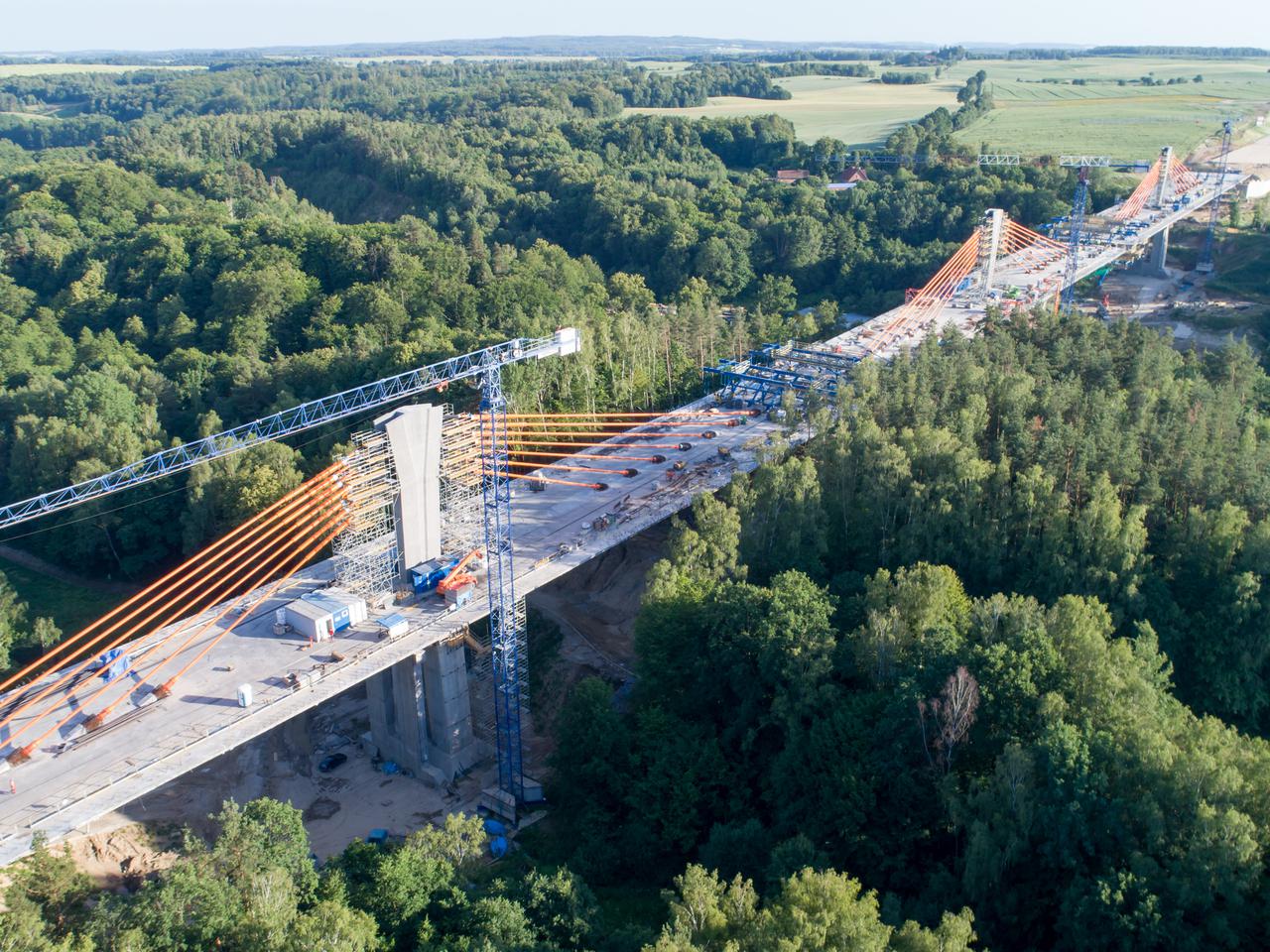 Most pod Ostródą z najdłuższym przęsłem w Europie. Zobacz najnowsze zdjęcia z budowy
