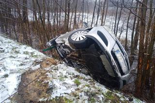 Przyjechali wyciągać opla z rowu. Obaj kompletnie pijani!