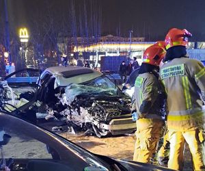 Wypadek w centrum miasta. Auto jechało z ogromną prędkością	