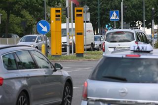 Z jakiej odległości fotoradar robi zdjęcie? Hamownie w ostatniej chwili nic nie da