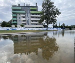 Wrocław - woda przy osiedlu na Stabłowicach 