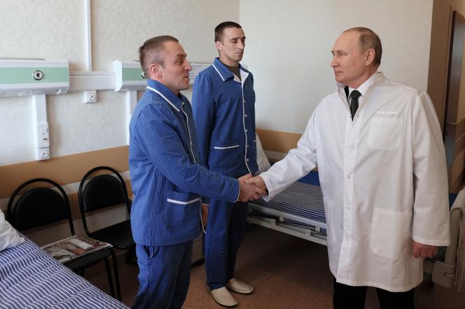 Władimir Putin u żołnierzy-pacjentów