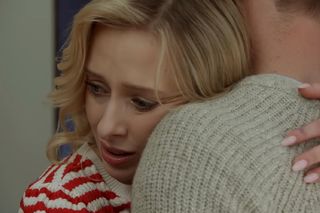 	Pierwsza miłość odc. 4024: Kaja (Elżbieta Trzaskoś), Oskar (Filip Gurłacz)