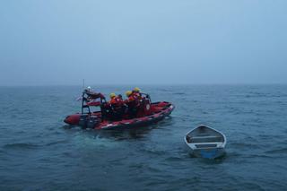 Na Zatoce Gdańskiej zatonął jacht z czterema osobami na pokładzie. Dramatyczna akcja ratunkowa!