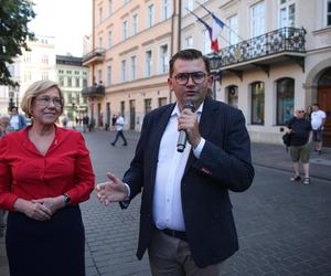 Rodzice Andrzeja Dudy na proteście