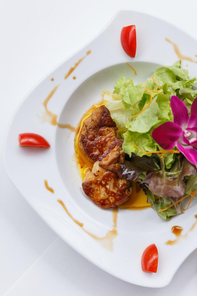 Wątróbka z jabłkami: przepis na kulinarny klasyk polskiej kuchni