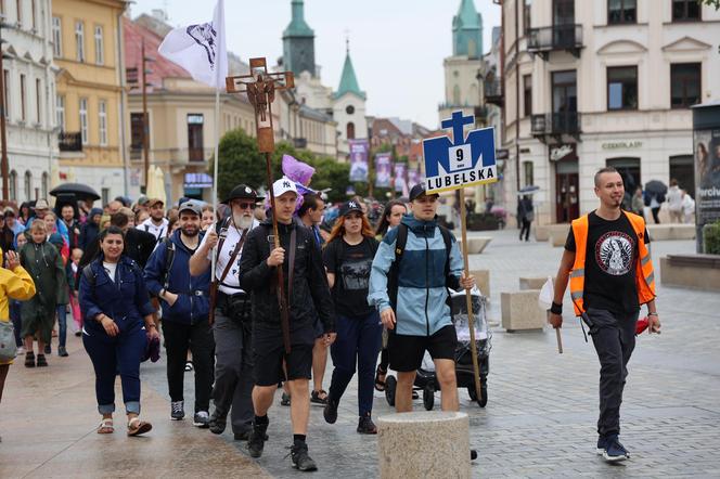 Lubelska Piesza Pielgrzymka na Jasną Górę 2024. Pątnikom deszcz niestraszny!