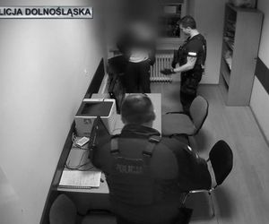 Atak na ratownika i policjantów w Lubinie. „Groził śmiercią, próbował uderzyć”