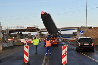 Wolin. Wiadukt zawalił się na S3! Uderzyło w niego śmigło wiatraka. Droga zablokowana.