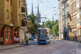 Tramwaje wróciły na ul. Szczytnicką we Wrocławiu. To nie koniec remontów