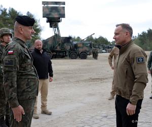 Prezydent Andrzej Duda na ćwiczeniach z żołnierzami w Ustce