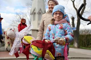 Rowerowe Topienie Marzanny w Lublinie. Lubelscy rowerzyści rozpoczęli tegoroczny sezon