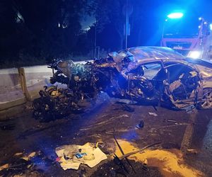 Groźny wypadek w Gdańsku. Dachowanie auta na ul. Sucharskiego