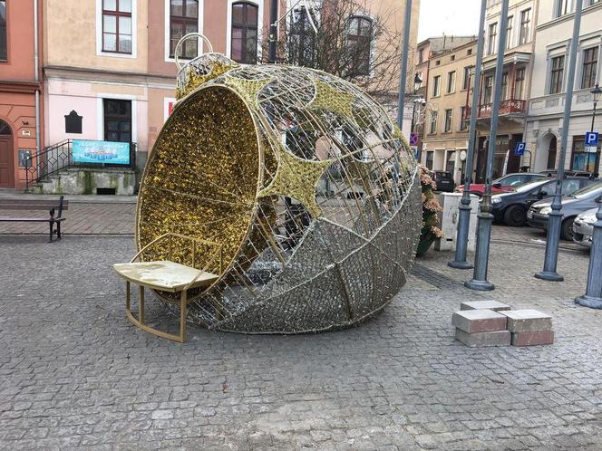 Montaż instalacji świątecznych w Grudziądzu
