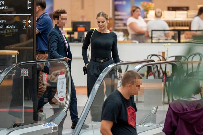 Marta Nawrocka na zakupach. Pierwsza dama ubiera się w sieciówkach