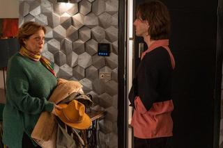 Barwy szczęścia, odcinek 2864: Cezary wyrzuci Józefinę z mieszkania! Odkryje spisek matki z Sofią - ZDJĘCIA