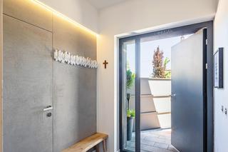 Drzwi w wiatrołapie