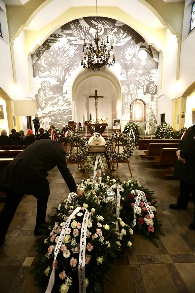 Tłumy żegnają zmarłą wicedyrektorkę Muzeum Warszawy Annę Sienkiewicz-Rogowską