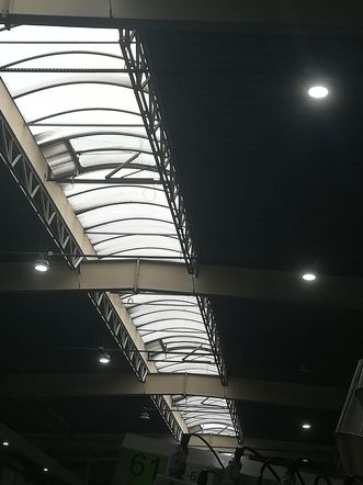 Rewitalizacja obiektów przemysłowych a systemy oddymiania grawitacyjnego