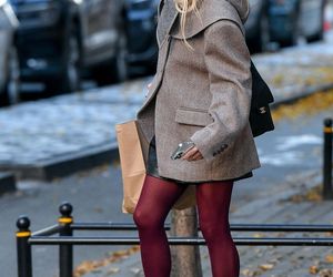 Monika Olejnik w butach wiewiórkach