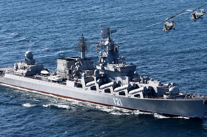 Krążownik Moskwa na Morzu Czarnym! Na początku wojny zaatakował Wyspę Węży